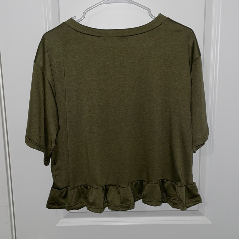 Ruffle Crop - Picture 3 of 3